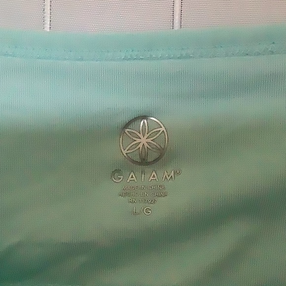 GAIAM Size L Top - Picture 2 of 4